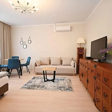 Przytulne Studio z Klimatyzacją Blisko Plaży by Noclegi Renters-2